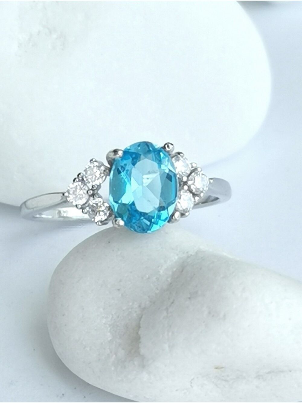 Sky Blue Topaz & White topaz Ring Sterling Silver Size 6.5 🆕